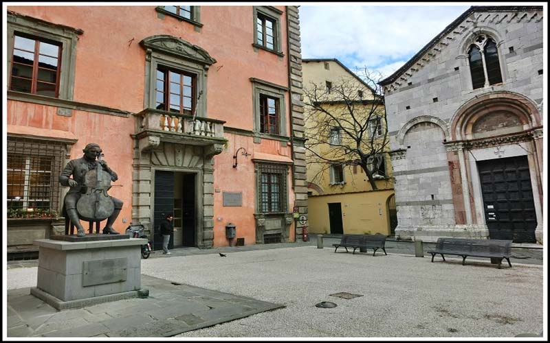 盧卡博凱里尼音樂(lè)學(xué)院