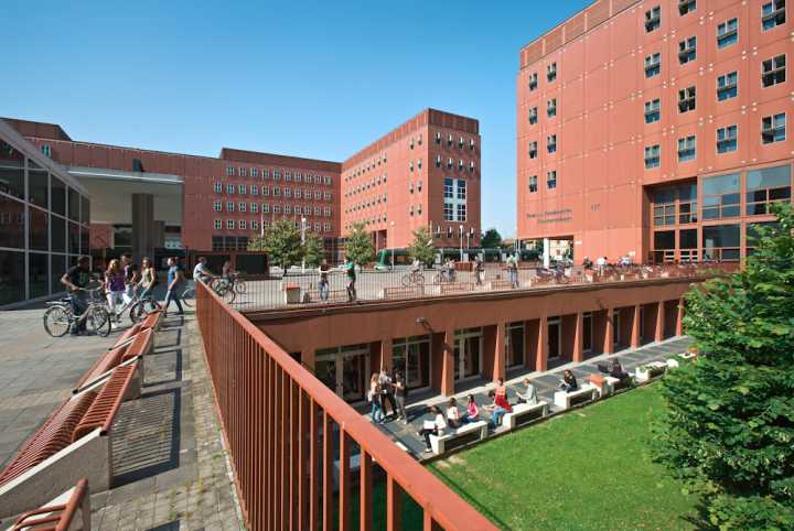 93d03d75f3339faf226594b425871314.jpg 111米蘭比可卡.jpg