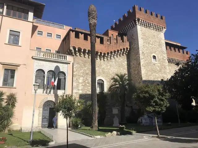 b105f2de4d2bdea35f1b37576da6696c.jpg 333333.jpg