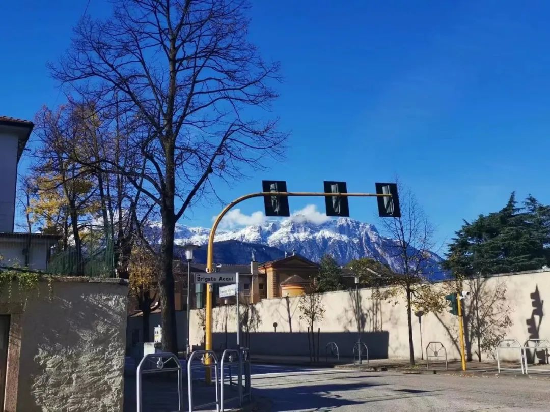 9f873ab380f549b6021520717d72417c.jpg 2222222.jpg